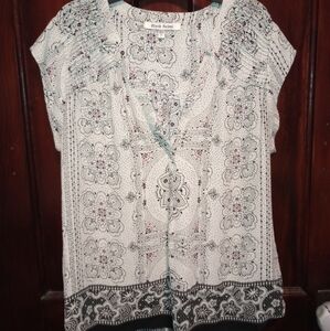 ☀️ Bundle Optional Item - 3 Items for $20 ☀️Women's Black and White Top